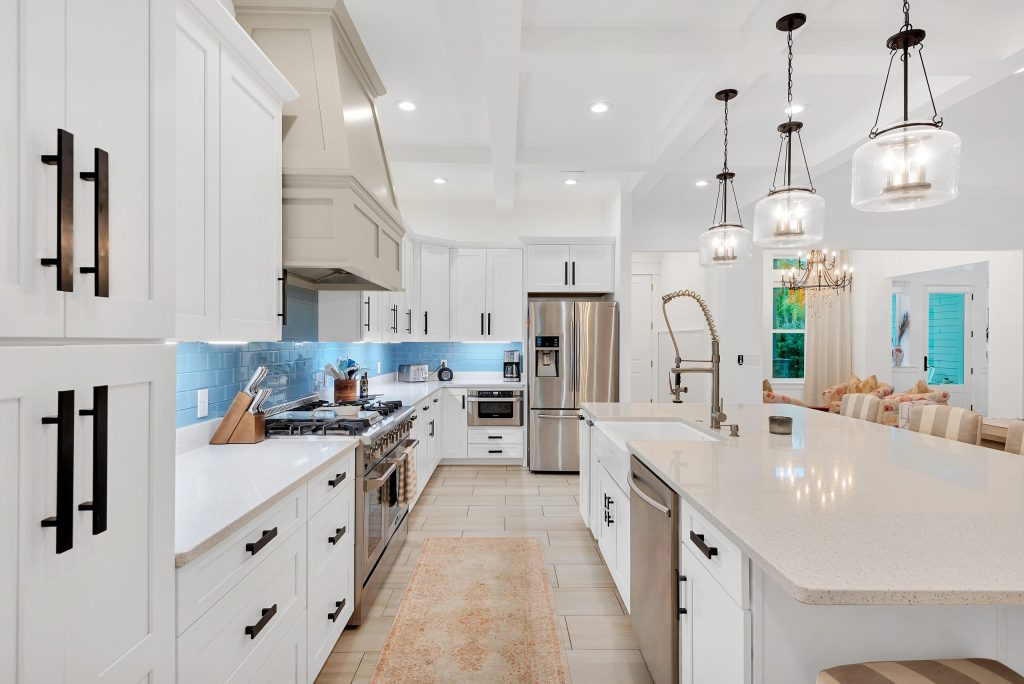 Bed room with pool view